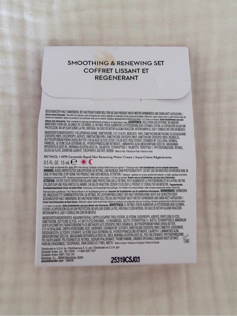 Smoothing & Renewing Skin Care Travel Set by Elizabeth Arden - Picture 3 of 3